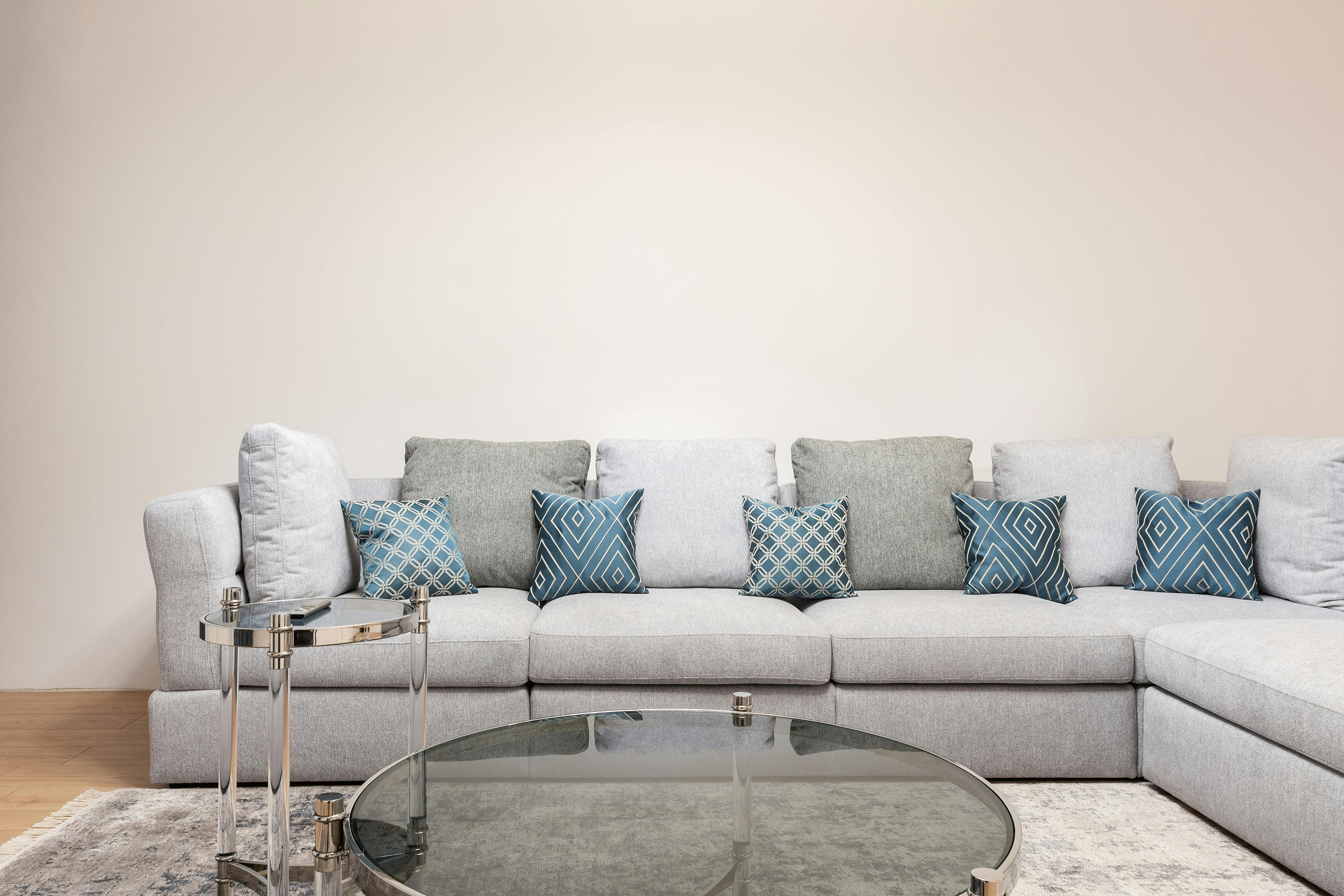 10 Astuces pour un Salon Organisé et Élégant