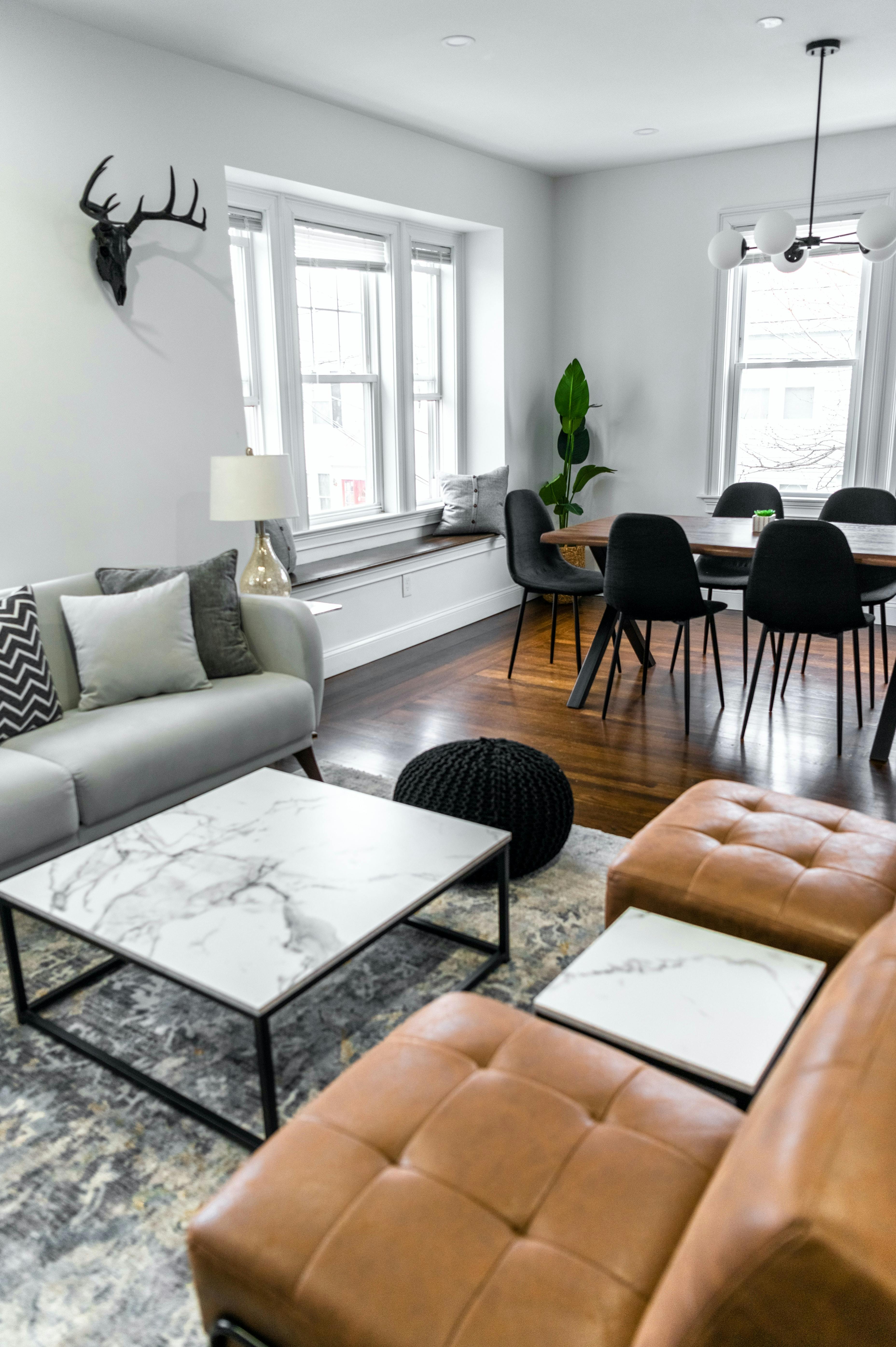 Comment choisir la table basse idéale pour votre salon